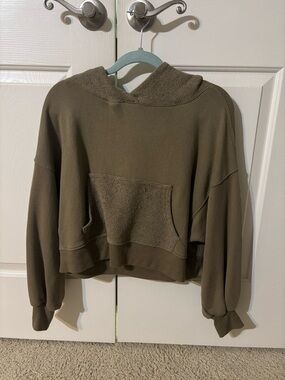 Zenana Outfitters Olive Green Cropped Hooded Sweatshirt